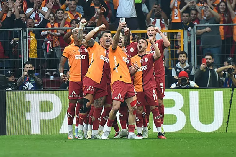 إيقاف لاعب جالطة سراي لتورطه في فضيحة المراهنات