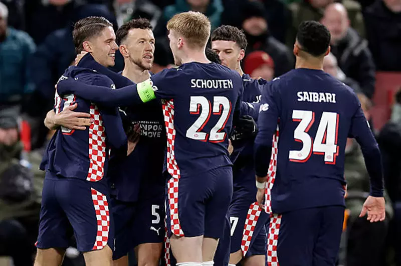 بيريسيتش يسجل رقمًا قياسيًا مع أيندهوفن بدوري الأبطال