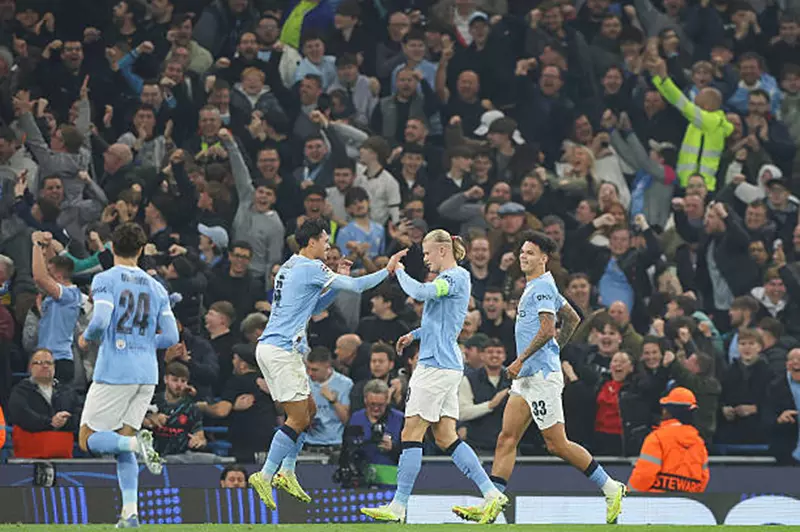 مرموش شارك 4 دقائق.. مانشستر سيتي يقسو على دورتموند